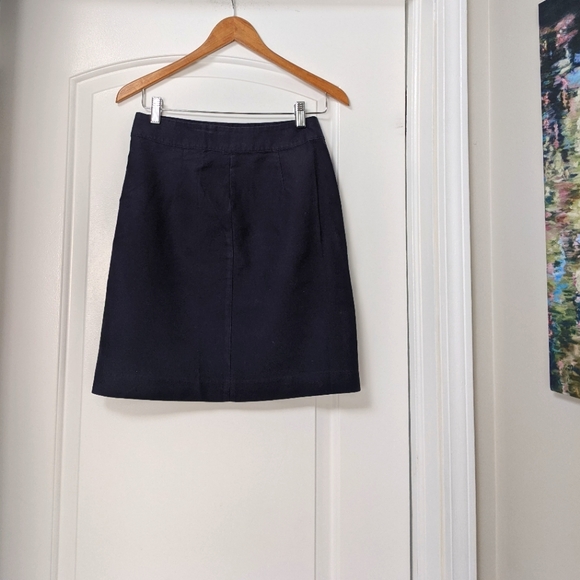 Banana Republic Dark Skirt with Button details - Picture 2 of 6